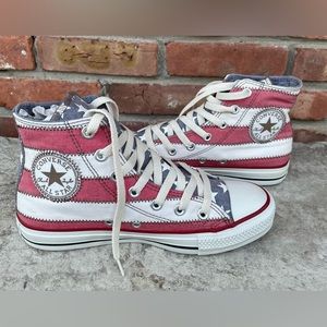 CONVERSE CHUCK TAYLOR*LIMITED EDITION VINTAGE* “AMERICAN FLAG” SZ 7 WMS {UNISEX}